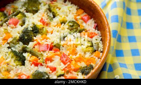 Originales spanisches Paella-Rezept mit Gemüse. Stockfoto