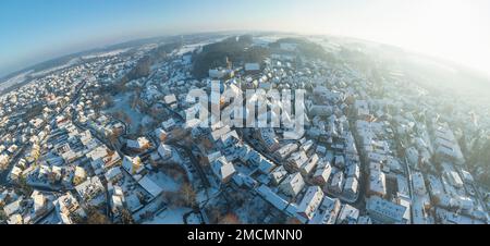 Die winterliche Stadt Hilpoltstein in Mittelfrankreich von oben Stockfoto