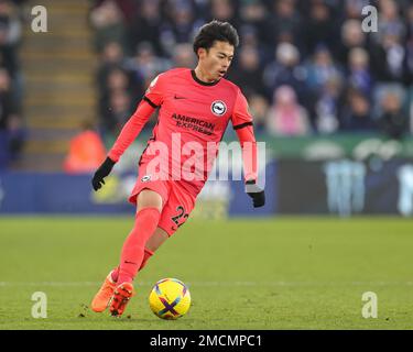 Kaoru Mitoma #22 von Brighton & Hove Albion in Aktion während des Premier League-Spiels Leicester City vs Brighton und Hove Albion im King Power Stadium, Leicester, Großbritannien, 21. Januar 2023 (Foto von Mark Cosgrove/News Images) Stockfoto