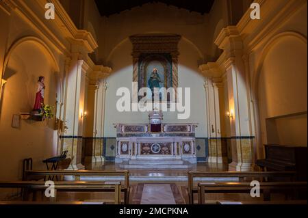 Die Kirche der Unbefleckten Empfängnis wurde durch das Erdbeben von 1805 zerstört und 1852 wieder aufgebaut. Der Innenraum hat ein einziges Schiff, mit einem Stockfoto