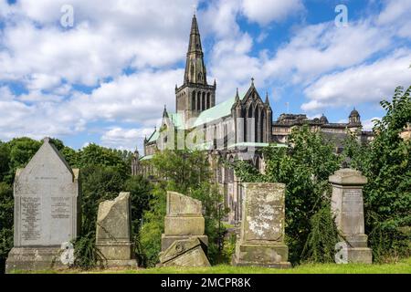 Die historische Kathedrale aus dem 13. Jahrhundert von Glasgow aus gesehen Stockfoto