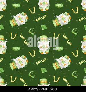 Nahtloses Aquarell-Muster für St. Patricks Tag. Illustration mit Zwerg, Hufeisen, Stiefel und Klee Stockfoto