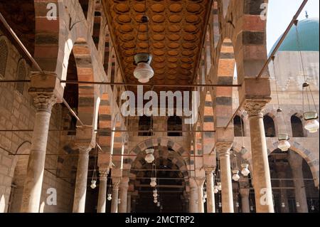 Al Nasser Mohammed Ibn Kalawoun Moschee in Salah Al DIN, auch bekannt als die Zitadelle von Kairo mit Blick auf die ägyptische Hauptstadt Kairo. Stockfoto