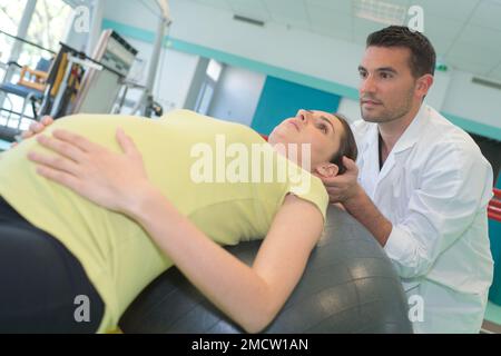 Schwangerschaftskonzept und Übungen Stockfoto