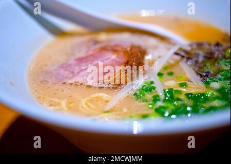 Original japanisches Rindfleisch Ramen Nudeln Suppe Nahaufnahme Stockfoto