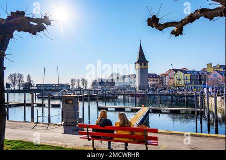 Hafen mit Mangturm, Lindau, Swabia, Bayern, Deutschland Stockfoto