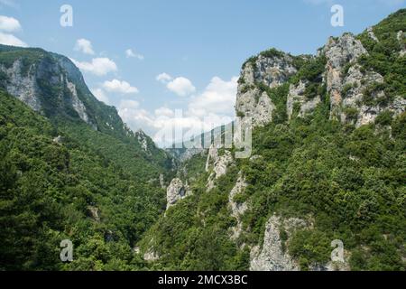 Eine wunderschöne Aussicht auf den großen Mount Olympus Nationalpark in Griechenland Stockfoto