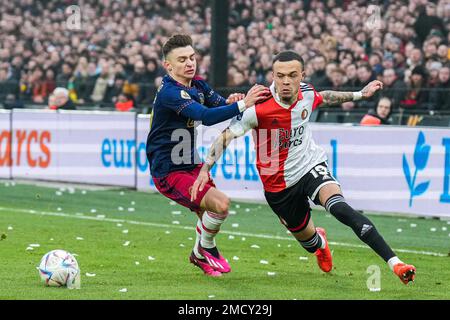 Rotterdam - Francisco Conceicao von Ajax, Quilindschy Hartman von Feyenoord während des Spiels Feyenoord gegen Ajax im Stadion Feijenoord De Kuip am 22. Januar 2023 in Rotterdam, Niederlande. (Box zu Box Pictures/Yannick Verhoeven) Stockfoto