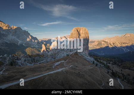 Dolomitgebirge, Blick auf Cinque Torri in den Dolomitalpen, Italien Stockfoto