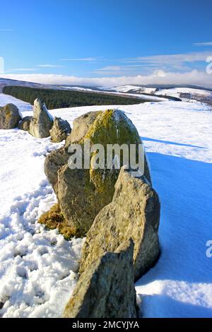 Moel Ty Uchaf Steinkreis im Winter, Llandrillo Stockfoto