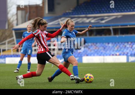 St. Andrews Stadium, Birmingham Jan 2023 Kampf um den Ball während des Frauenmeisterschaftsspiels WSL2 zwischen Birmingham City und Sunderland (Karl Newton/SPP (Sport Press Photo)). Kredit: SPP Sport Press Photo. Alamy Live News Stockfoto