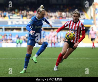 St. Andrews Stadium, Birmingham Jan 2023 Jade Pennock of Birmingham kämpft während des Frauenmeisterschaftsspiels WSL2 zwischen Birmingham City und Sunderland um den Ball (Karl Newton/SPP (Sport Press Photo)). Kredit: SPP Sport Press Photo. Alamy Live News Stockfoto