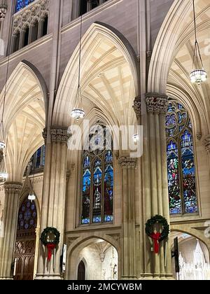 St. Patrick's Cathedral im Herzen von Manhattan ist die Heimat der New Yorker Diözese und Cardinal Dolan, 2023, NYC, USA Stockfoto