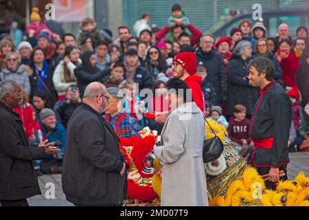 The Mound, Edinburgh, Schottland, Großbritannien. 22. Januar 2023 Edinburgh ist das Jahr des Hasen, da heute weltweit das chinesische Neujahr beginnt. Kredit: Arch White/alamy Live News. Stockfoto