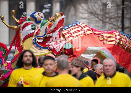 Manchester, Großbritannien. 22. Januar 2023 Das chinesische Neujahr (das Jahr des Hasen) in Manchester. Die Parade vom 22. Januar 2023 ging von Manchester Central nach China Town im Zentrum von Manchester. Bild: Garyroberts/worldwidefeatures.com Kredit: GaryRobertsphotography/Alamy Live News Stockfoto