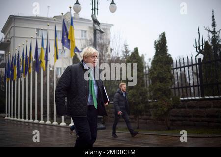 Kiew, Ukraine. 22. Januar 2023. Der ehemalige britische Premierminister Boris Johnson besucht ein Treffen mit dem ukrainischen Präsidenten Volodymyr Zelenskyy im Präsidialverwaltungsgebäude am 22. Januar 2023 in Kiew, Ukraine. Kredit: Ukrainischer Ratsvorsitz/Ukrainischer Ratsvorsitz/Alamy Live News Stockfoto