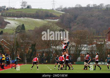 Ystrad Mynach, Großbritannien. 22. Januar 2023. Allgemeine Betrachtung einer Linie. European Challenge Cup Rugby, Pool B Match, Dragons gegen Emirates Lions im CCBC Centre for Sporting Excellence in Ystrad Mynach, Wales am Sonntag, den 22. Januar 2023. Bild von Andrew Orchard/Andrew Orchard Sportfotografie/Alamy Live News Kredit: Andrew Orchard Sportfotografie/Alamy Live News Stockfoto