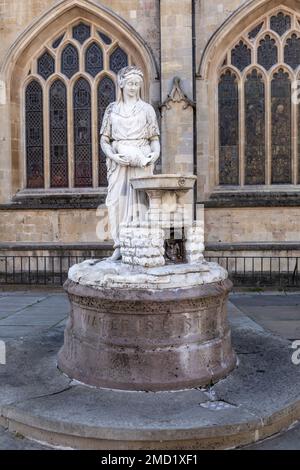 Die Wassergöttin Rebecca Wasserbrunnen trägt die Aufschrift "WATER IS BEST" City of Bath, Somerset, England, UK Stockfoto