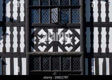 Fachwerkverzierung, Sandbach Old Hall, Sandbach, Cheshire, England, UK Stockfoto