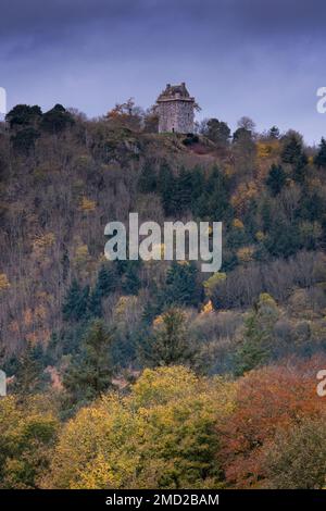 Fatlips Castle, im Herbst auf Minto Crags, nahe Denholm, Teviotdale, Roxburghshire, Schottland, Schottland, Großbritannien Stockfoto