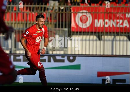 Monza, Italien. 22. Januar 2023. Mota Carvalho Dany von AC Monza feiert am 22. Januar 2023 im U-Power-Stadion in Monza, Italien, nach einem Tor beim Tootballspiel der italienischen Serie A zwischen IAC Monza und US Sassuolo Calcio. Foto Tiziano Ballabio Kredit: Tiziano Ballabio/Alamy Live News Stockfoto