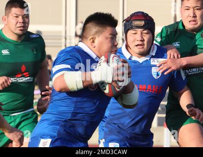 Sagamihara, Japan. 22. Januar 2023. Shizuoka BlueRevs Prop Heiichiro Ito trägt den Ball während des Spiels der Japan Rugby League One gegen Mitsubishi Heavy Industries Sagamihara Dynaboars in Sagamihara, Vorstadt Tokio am Sonntag, den 22. Januar 2023. Dynaboars und BlueRevs haben das Spiel von 27 bis 27 gezeichnet. Kredit: Yoshio Tsunoda/AFLO/Alamy Live News Stockfoto