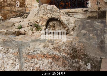 Ort des Jesusbetens und der Nachtwache im Gethsemane-Garten. Heiliger Garten auf dem Ölberg. Wallfahrtsort für Christen Stockfoto