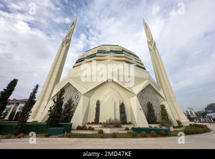 Uskudar, İstanbul, Türkei, 22. Januar 2023: Theologie-Moschee. Altunizade, Stockfoto