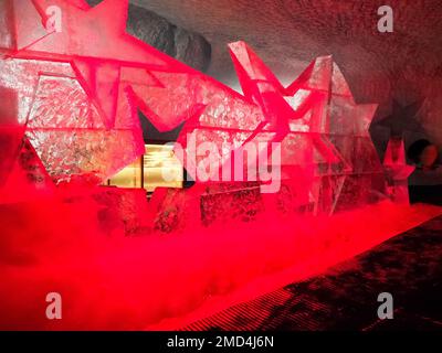 Zermatt, Schweiz - 16. September 2018: Matterhorn-Gletscherparadies, Besuch der Ausstellung im Gletscher. Stockfoto
