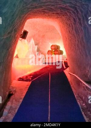 Zermatt, Schweiz - 16. September 2018: Matterhorn-Gletscherparadies, Besuch der Ausstellung im Gletscher. Stockfoto