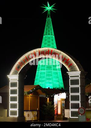 Eintritt zum Innsbrucker Weihnachtsmarkt Stockfoto