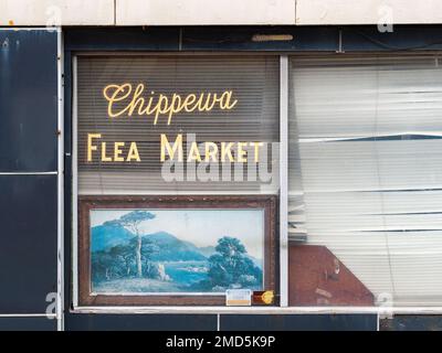 Chippewa Flea Market-Anmeldefenster Stockfoto