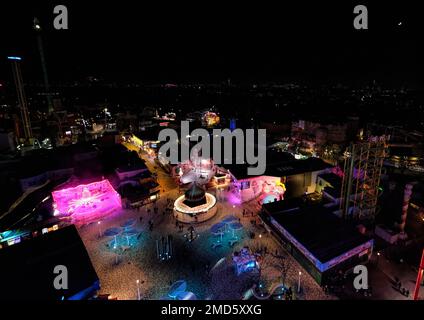 Wien, Österreich, 2019. Dez.: Wiener Prater Vergnügungspark, Luftaufnahme vom Riesenrad zu weihnachten Stockfoto