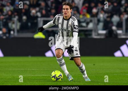 Turin, Italien. 22. Januar 2023. Nicolo Fagioli vom FC Juventus in Aktion während des Fußballspiels der Serie A zwischen dem FC Juventus und Atalanta BC im Juventus Stadion in Torino (Italien), 22. Januar 2022. Foto Giuliano Marchisciano/Insidefoto Credit: Insidefoto di andrea staccioli/Alamy Live News Stockfoto