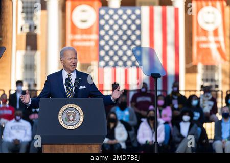 Bericht: Präsident Joe Biden gibt am Dienstag, den 11. Januar 2022, am Morehouse College eine Erklärung zum Stimmrecht ab Stockfoto