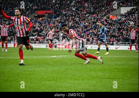 Amad Diallo von Sunderland AFC feiert das zweite Tor seiner Seite gegen Middlesbrough bei der Sky Bet Championship. Stockfoto