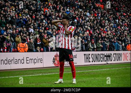 Amad Diallo von Sunderland AFC feiert das zweite Tor seiner Seite gegen Middlesbrough bei der Sky Bet Championship. Stockfoto