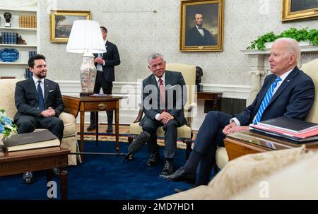 Bericht: Präsident Joe Biden trifft sich am Montag, den 19. Juli 2021, mit König Abdullah II. Und Kronprinz Al Hussein bin Abdullah II. Von Jordanien im Oval Office des Weißen Hauses. Stockfoto