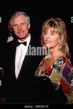 Ted Turner und Jane Fonda bei den jährlichen National Cable ACE Awards 12. am 13. Januar 1991 im Wiltern Theatre in Los Angeles, Kalifornien. Kredit: Ralph Dominguez/MediaPunch Stockfoto