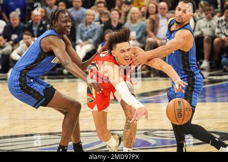 Orlando, Florida, USA, 20. Januar 2023, New Orleans Pelicans Center Jaxson Hayes #10 verliert die Kontrolle über den Ball während der zweiten Hälfte im Amway Center. (Foto: Marty Jean-Louis) Stockfoto