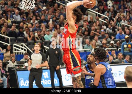 Orlando, Florida, USA, 20. Januar 2023, New Orleans Pelicans Center Jaxson Hayes #10 taucht in der zweiten Hälfte im Amway Center ein. (Foto: Marty Jean-Louis) Stockfoto