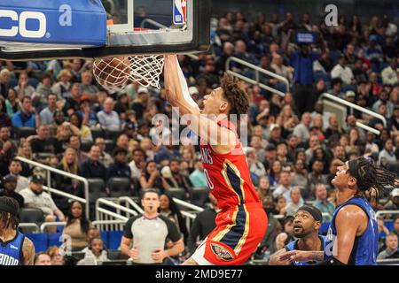 Orlando, Florida, USA, 20. Januar 2023, New Orleans Pelicans Center Jaxson Hayes #10 taucht in der zweiten Hälfte im Amway Center ein. (Foto: Marty Jean-Louis) Stockfoto
