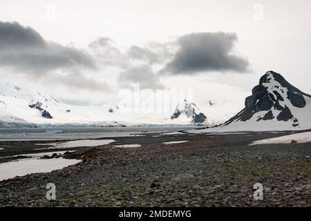 Die sich ändernden Wetterbedingungen in der Antarktis führen zu großen Schwankungen der etablierten saisonalen Rhythmen und Veränderungen der physischen Umgebung Stockfoto