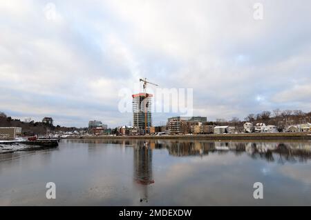 Bau der Quinpool Road 7177, eines 32-stöckigen Wohnturms, im Stadtviertel Armdale von Halifax, Nova Scotia, Kanada Stockfoto