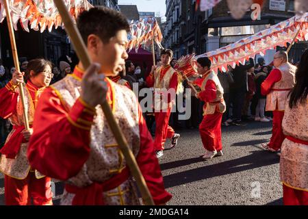 Das chinesische Neujahrsfest findet in diesem Jahr auf der Shaftesbury Avenue am Trafalgar Square im Londoner West End statt, um das Jahr des Hasen zu feiern. Kredit: Jeff Gilbert/Alamy Live News Stockfoto