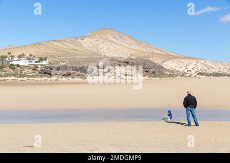 Wüstenhügel am Strand von Sotavento. Stockfoto