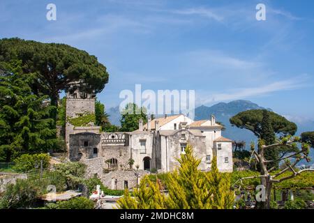 Plaza Central, Ravello, Italien Ravello ist eine Stadt und Comune oberhalb der Amalfiküste in der Provinz Salerno, Kampanien, Süditalien, mit Stockfoto