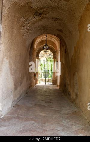 Plaza Central, Ravello, Italien Ravello ist eine Stadt und Comune oberhalb der Amalfiküste in der Provinz Salerno, Kampanien, Süditalien, mit Stockfoto