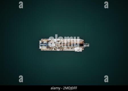 Luftaufnahme des Schiffs für den Sandabbau im See, Sandextraktion Stockfoto