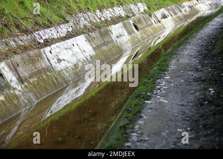 Canal de la Siagne, Alpes Maritimes, 06, Cote d'Azur, Frankreich Stockfoto